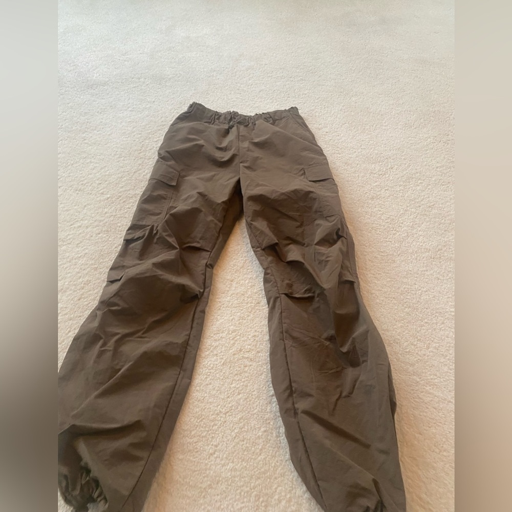 BRAND NEW Cargo pants. Never worn